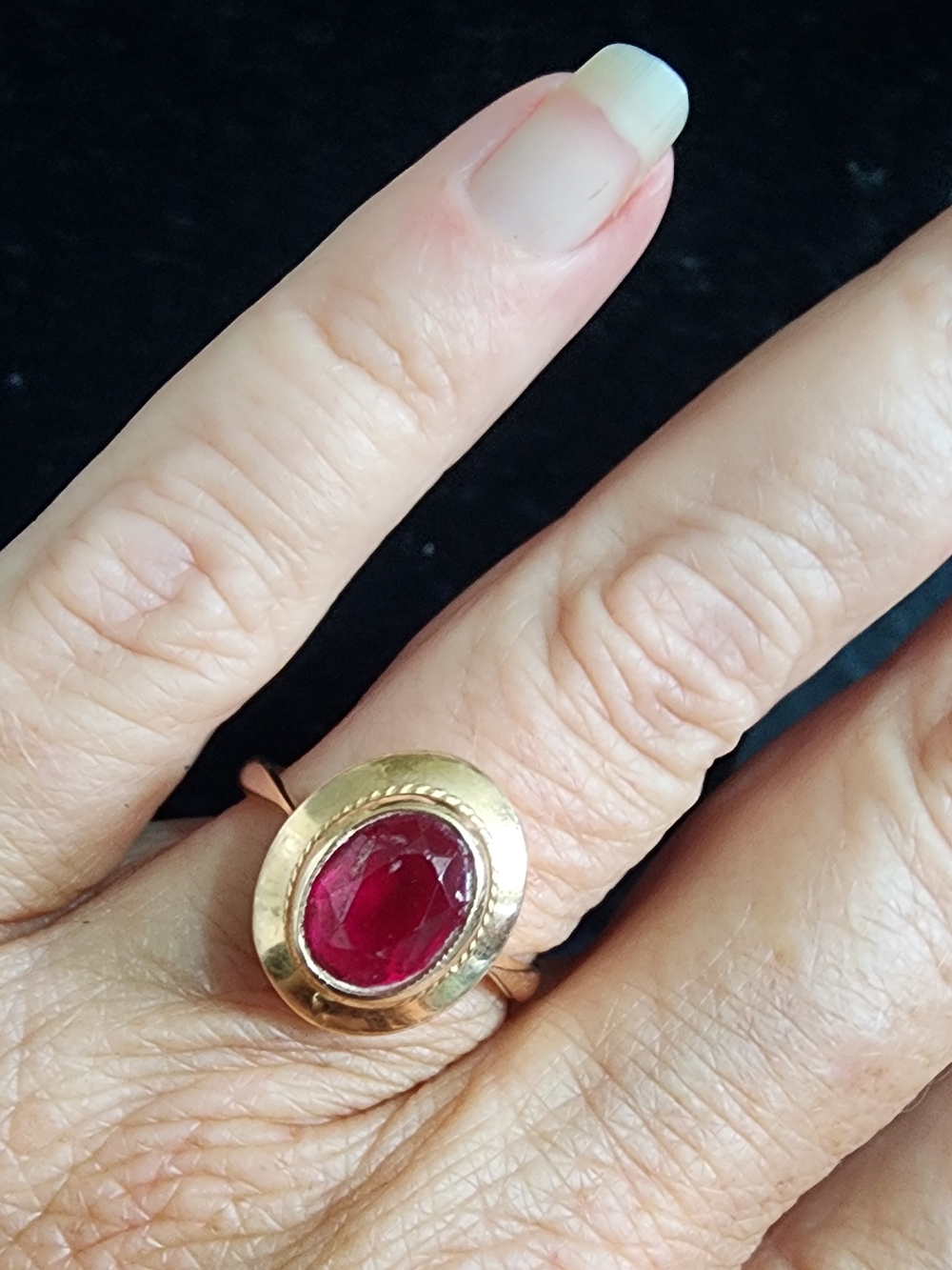 Vintage 14K Yellow Gold Oval Red Ruby Bezel Solitaire Ring Sz 8 - Picture 4 of 10